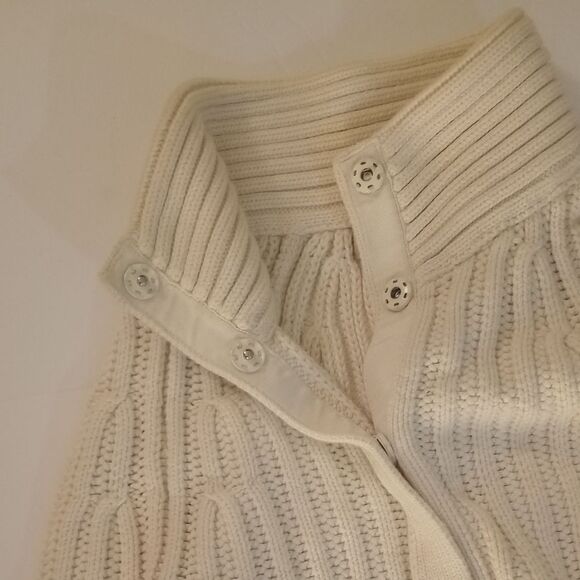🆕🤍Banana Republic Cream Colored Knit Snap Front Cardigan - Picture 4 of 5
